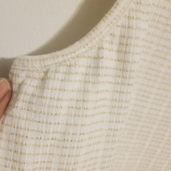 W5 | Women's White and Gold Metallic Sleeveless Ruffle Peplum Top (Size XL) - Picture 6 of 14